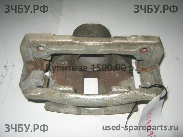 Honda Civic 8 (4D) Суппорт передний правый (в сборе со скобой)
