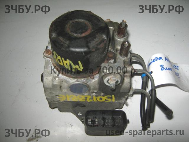 Toyota Mark 2 (JZX110) Блок ABS (насос)