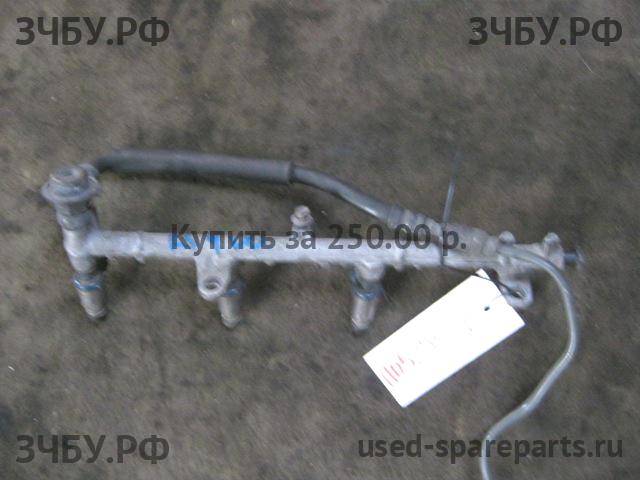 Lexus LS (2) 400 Рейка топливная (рампа)