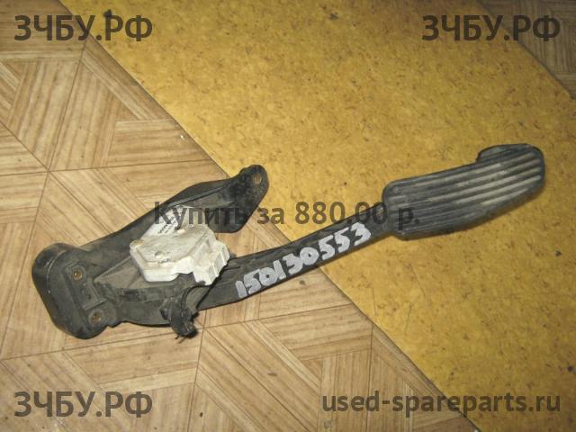 Volvo XC-90 (1) Педаль газа