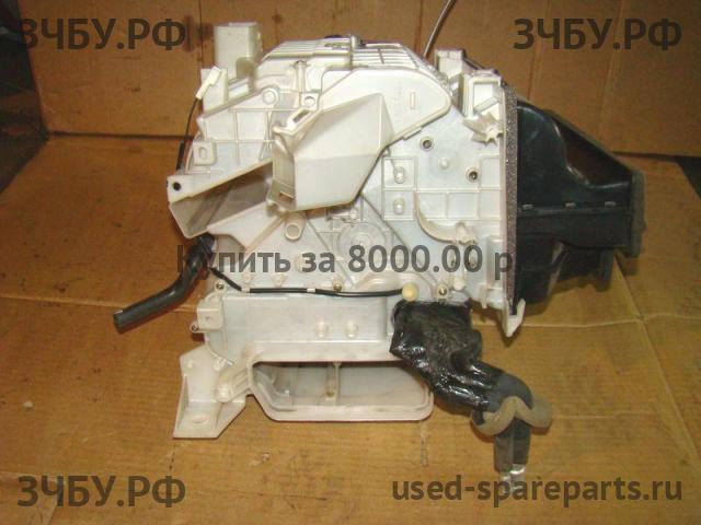 Toyota RAV 4 (2) Корпус отопителя (корпус печки)