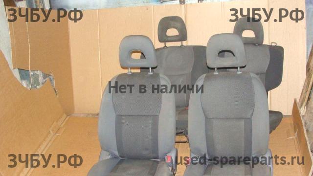 Toyota RAV 4 (2) Сиденья (комплект)