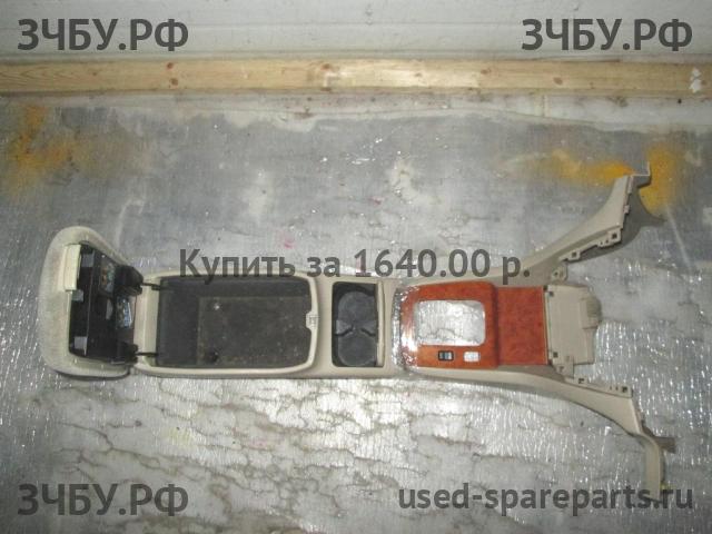 Toyota Mark 2 (JZX110) Консоль между сиденьями (Подлокотник)