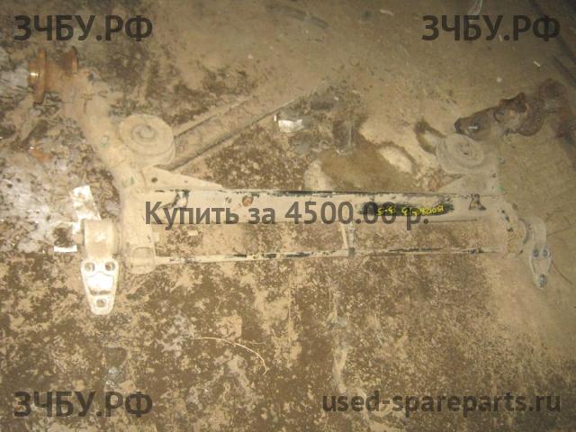 Volkswagen Passat B5 Балка задняя поперечная