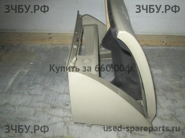 Toyota Mark 2 (JZX110) Бардачок