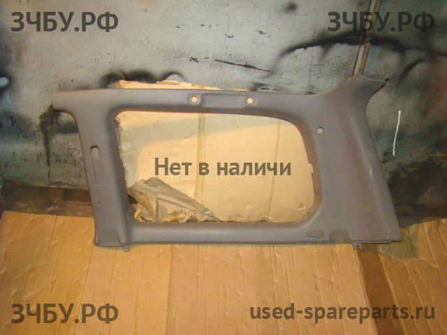 Toyota Land Cruiser 100 Обшивка салона задняя правая