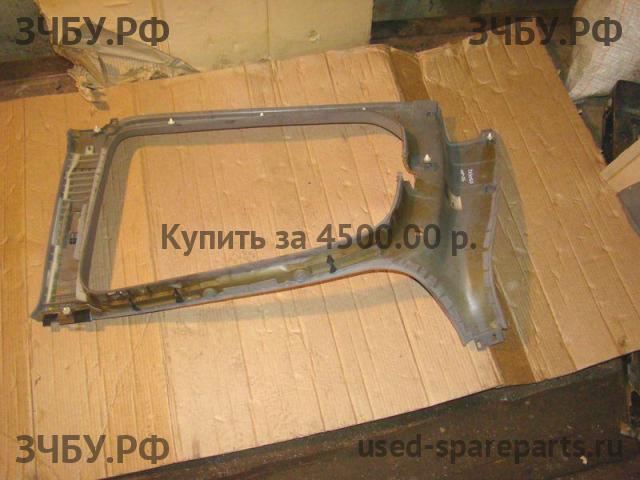 Toyota Land Cruiser 100 Обшивка багажника боковая правая