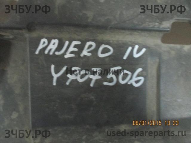 Mitsubishi Pajero/Montero 4 Решетка радиатора