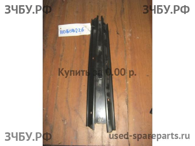 Subaru Forester 2 (S11) Накладка стойки