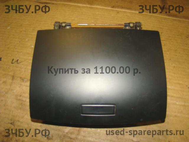 Volkswagen Touareg 1 Бардачок