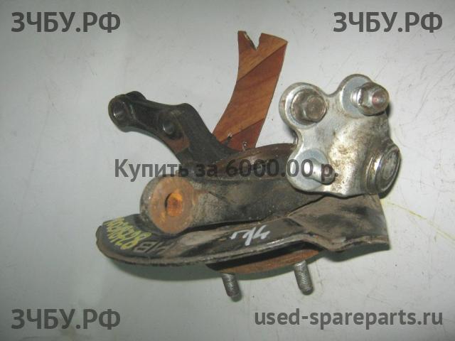 Honda Civic 8 (4D) Кулак поворотный передний левый (со ступицей)