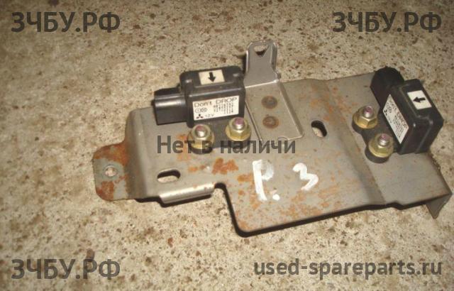 Mitsubishi Pajero/Montero 3 Датчик удара AIR BAG (SRS)