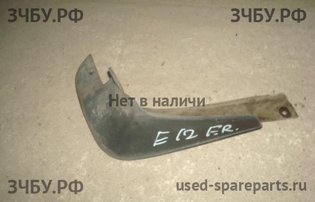 Toyota Corolla (E12) Брызговик передний правый