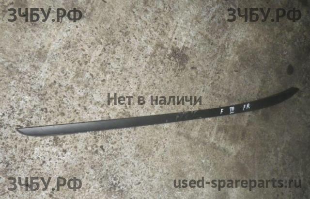 Ford Focus 3 Молдинг лобового стекла