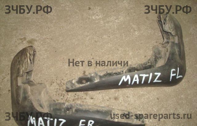 Daewoo Matiz 2 Брызговик передний левый