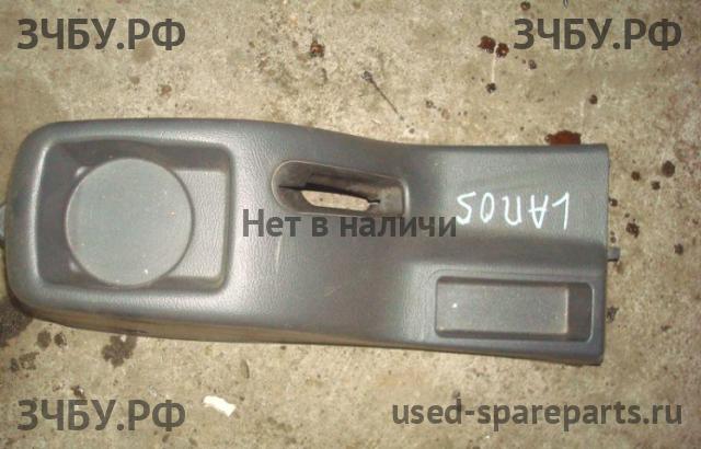 Chevrolet Lanos/Сhance Консоль между сиденьями (Подлокотник)