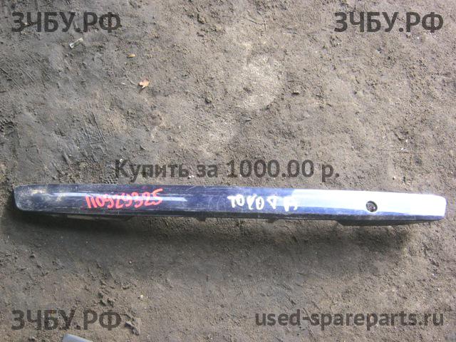 Toyota Corolla (E14 - E15) Накладка на крышку багажника