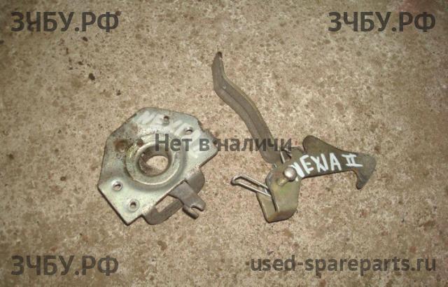 Daewoo Nexia Замок капота