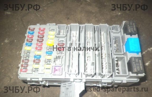 Honda Civic 8 (4D) Блок предохранителей