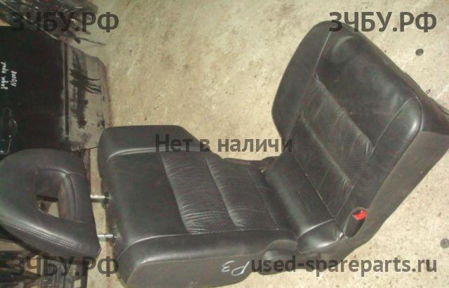 Mitsubishi Pajero/Montero 3 Сиденье