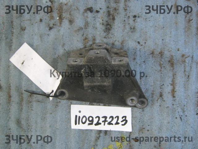 Chrysler Voyager/Caravan 4 Кронштейн