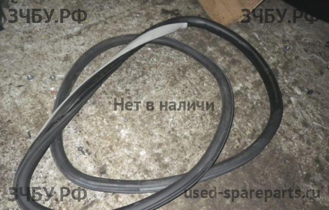 Volkswagen Passat B5 (рестайлинг) Уплотнитель двери