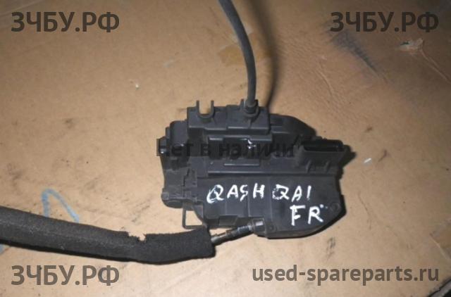 Nissan Qashqai (J10) Замок двери передней правой