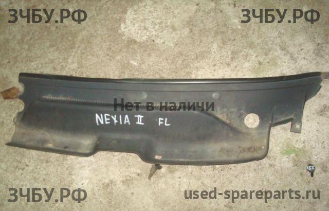 Daewoo Nexia Решетка стеклоочистителя (Дефлектор водостока)