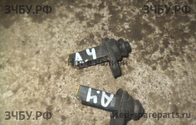 Audi A4 [B5] Выключатель концевой