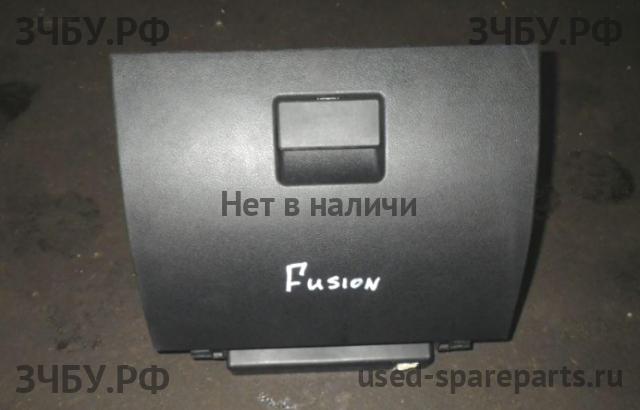 Ford Fusion Бардачок