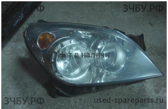 Opel Astra H Фара правая