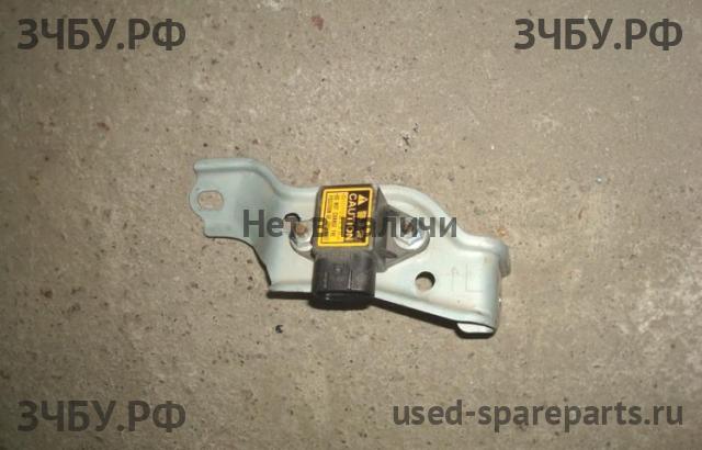 Toyota Land Cruiser 100 Датчик удара AIR BAG (SRS)