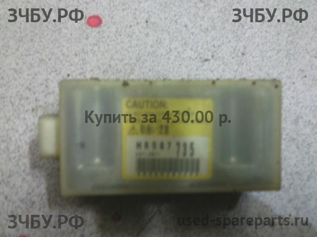 Mitsubishi Outlander 1 (CU) Датчик удара AIR BAG (SRS)