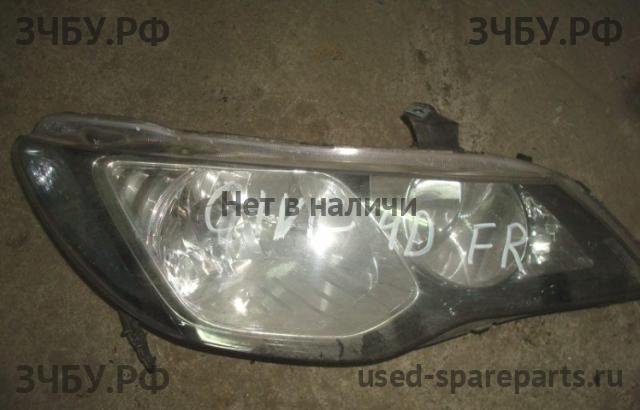Honda Civic 8 (4D) Фара правая