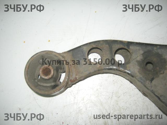 Nissan Primera P12 Рычаг задний