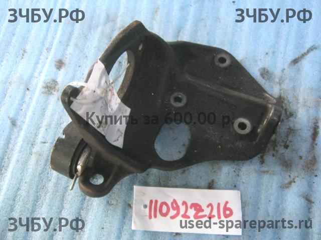 Volkswagen LT (2) Кронштейн ТНВД