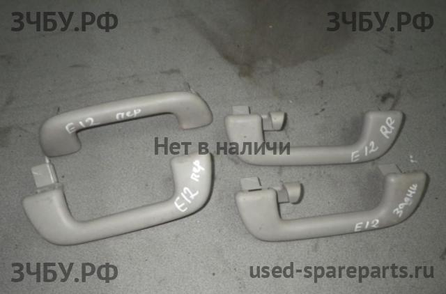 Toyota Corolla (E12) Ручка внутренняя потолочная