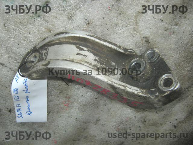 Hyundai Santa Fe 1 (SM) Кронштейн