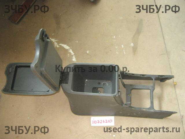 Hyundai Santa Fe 1 (SM) Консоль между сиденьями (Подлокотник)