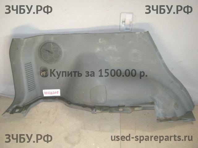 Hyundai Santa Fe 1 (SM) Обшивка багажника боковая левая