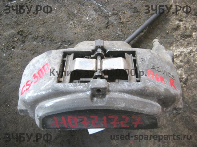 Lexus GS (3) 300/400/430 Суппорт передний правый (в сборе со скобой)
