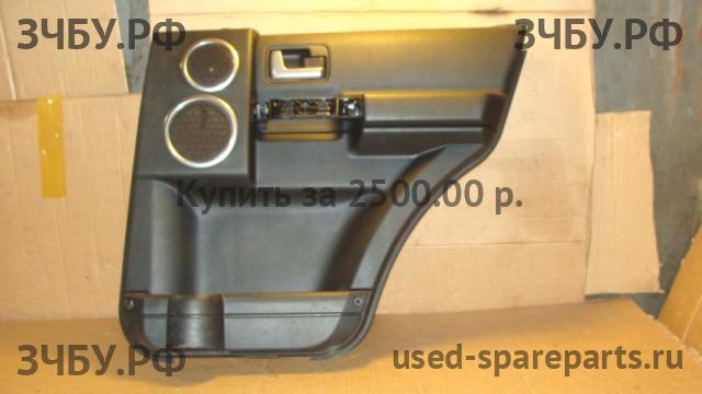 Land Rover Discovery 3 Обшивка двери задней правой