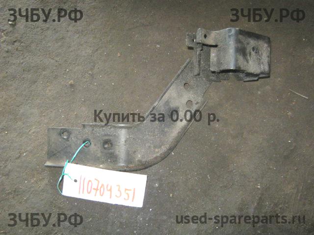 Isuzu NQR 75P Кронштейн