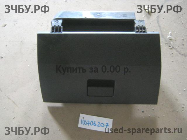 Ford Fiesta 5 Бардачок