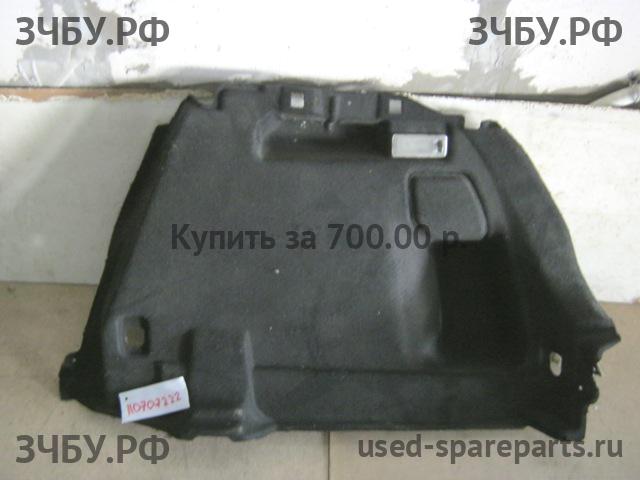 Mazda 3 [BK] Обшивка багажника боковая правая