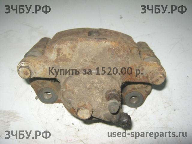 Toyota Echo Суппорт передний правый (в сборе со скобой)