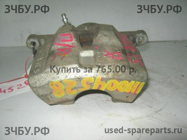 Toyota Auris 1 (E150) Суппорт передний правый (в сборе со скобой)