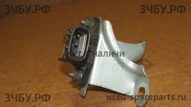 Toyota RAV 4 (2) Датчик ускорения