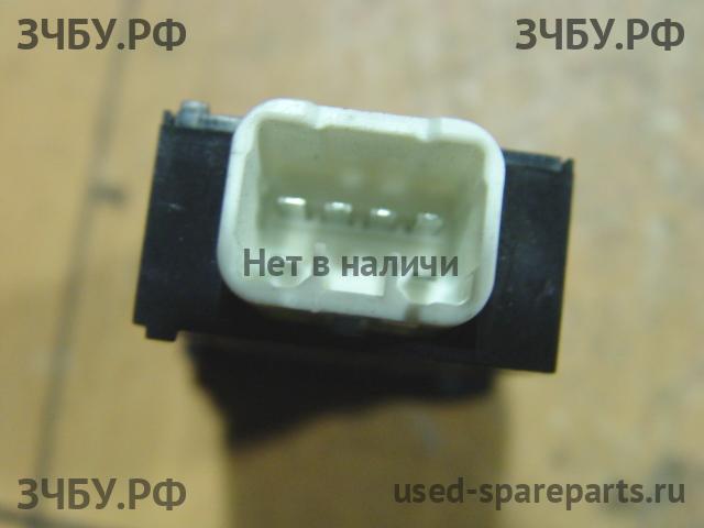 Toyota RAV 4 (2) Кнопка управления светом фар