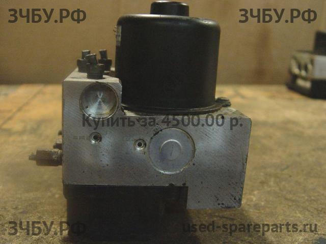 Toyota RAV 4 (1) Блок ABS (насос)